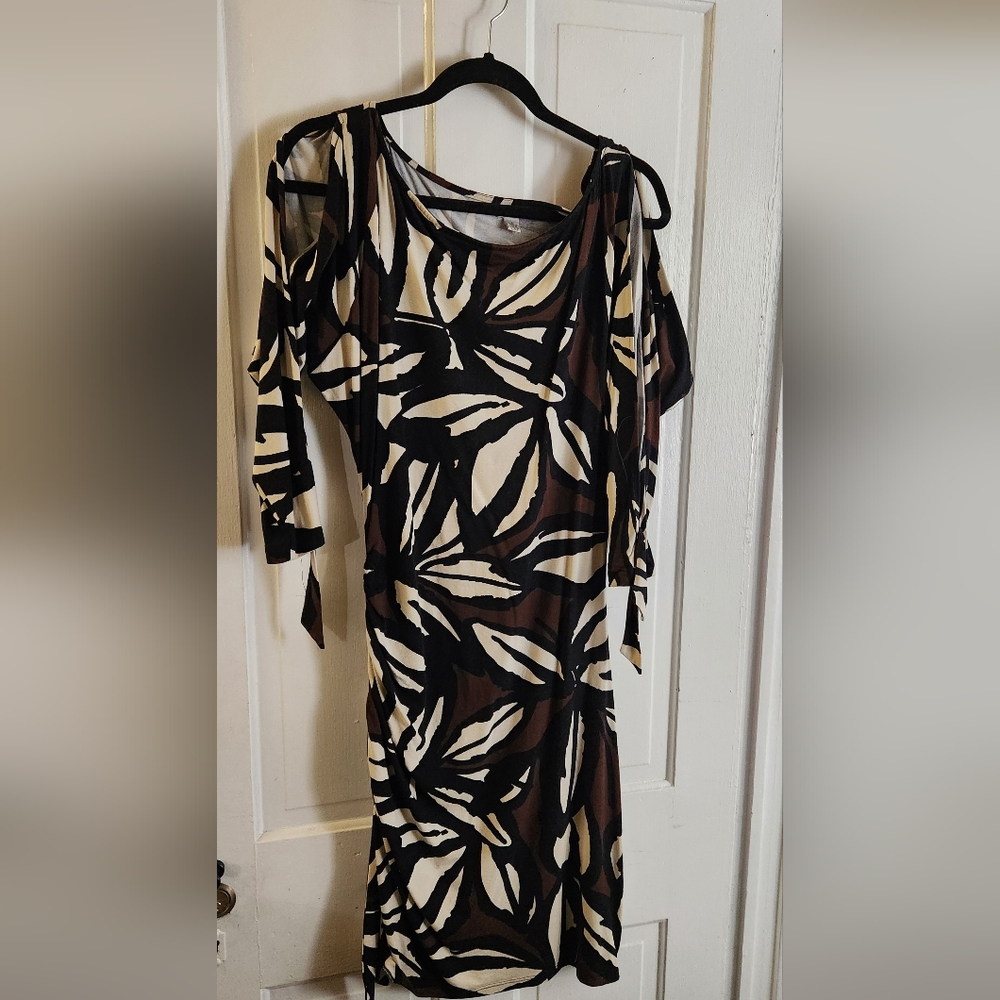 Stylish Brown and Cream Leaf Print Dress